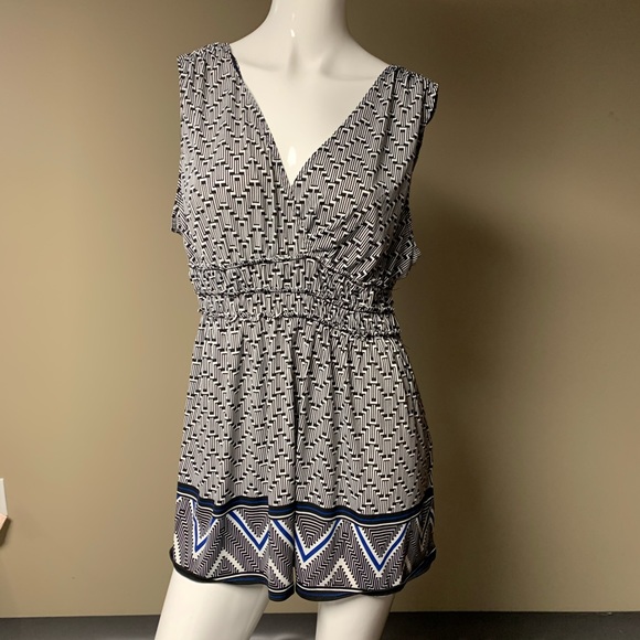 Max studio top - Picture 2 of 5